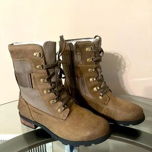 NEW Sorel Emelie Conquest Waterproof Boots